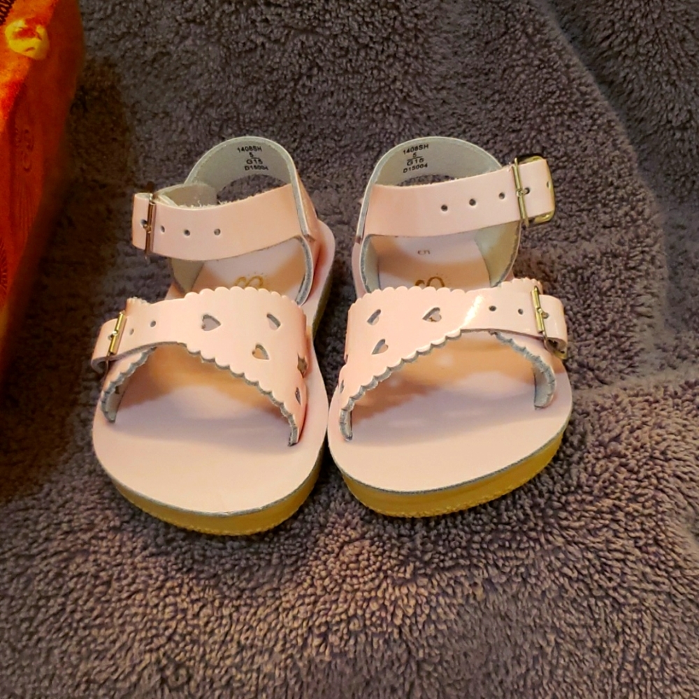 SUN SANDALS SIZE 5 PINK